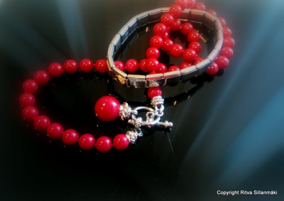 red jewelwry