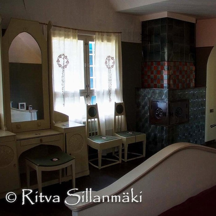 mirror on the wall-097