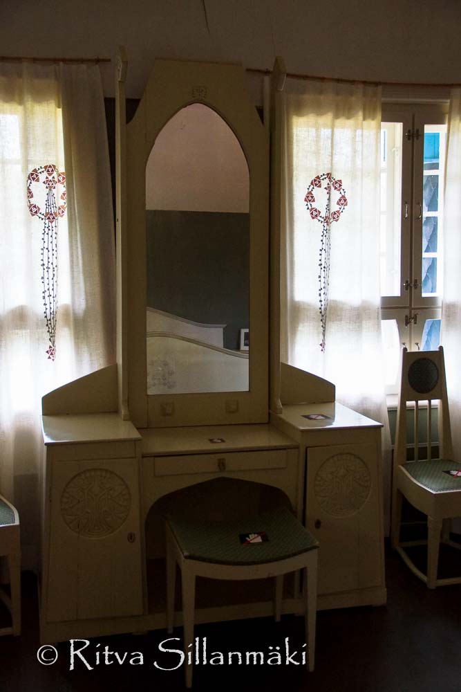 mirror on the wall-97