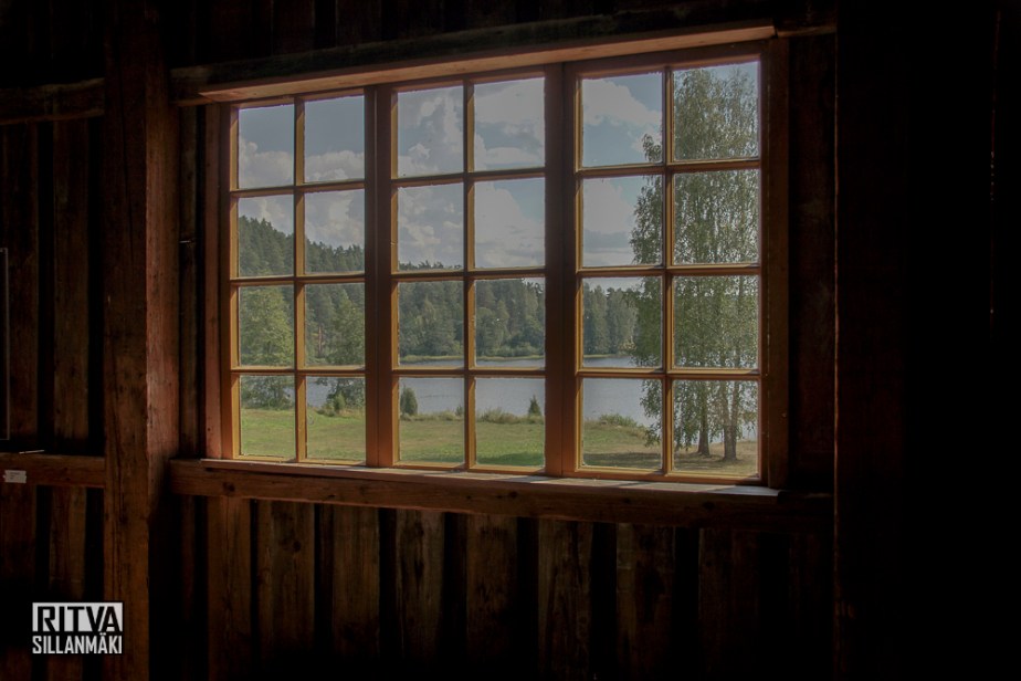 Barn window (204 of 241)-001