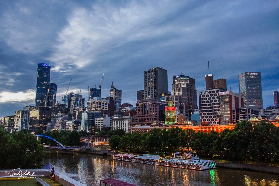 Night time in the&nbsp;city