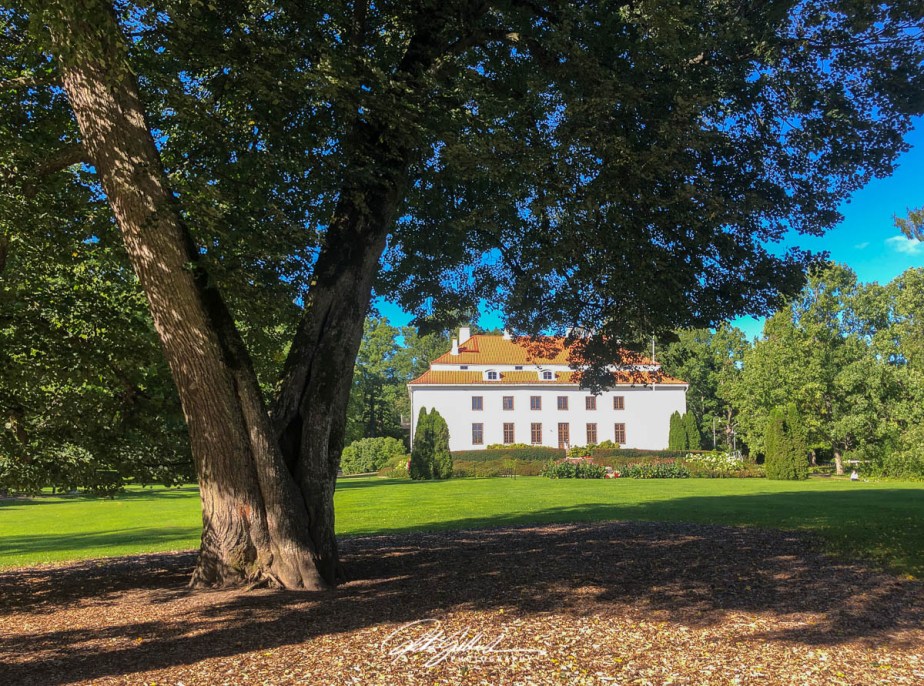 Thurday door -Träskända&nbsp;Manor