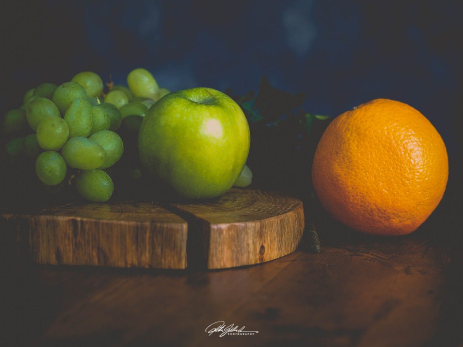Color play with&nbsp;fruits