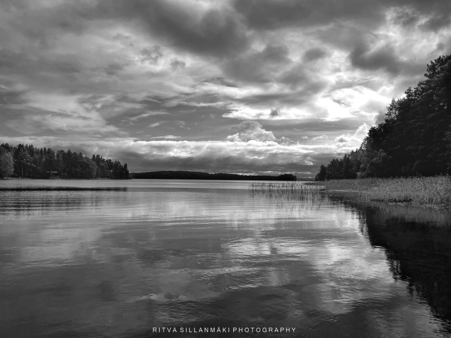 Mid-week Monochrome #129