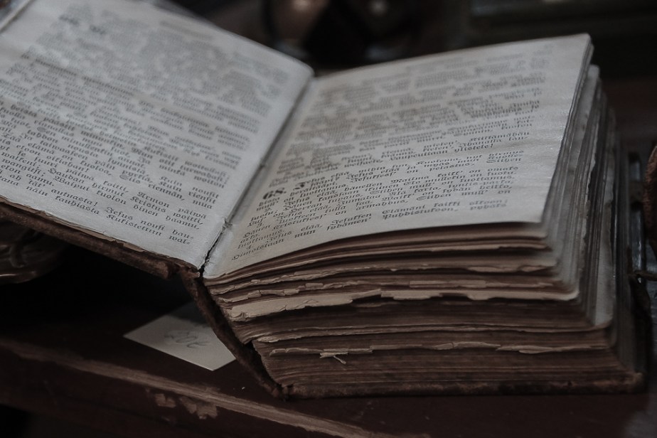 Monochrome  – take time to&nbsp;read