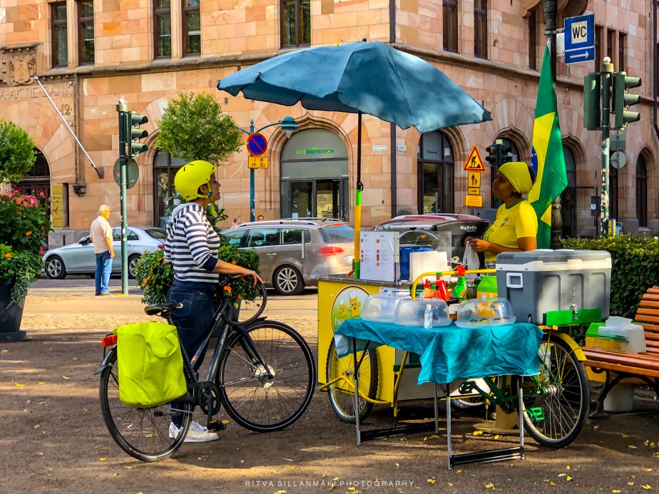 Street Photography  – food&nbsp;stand