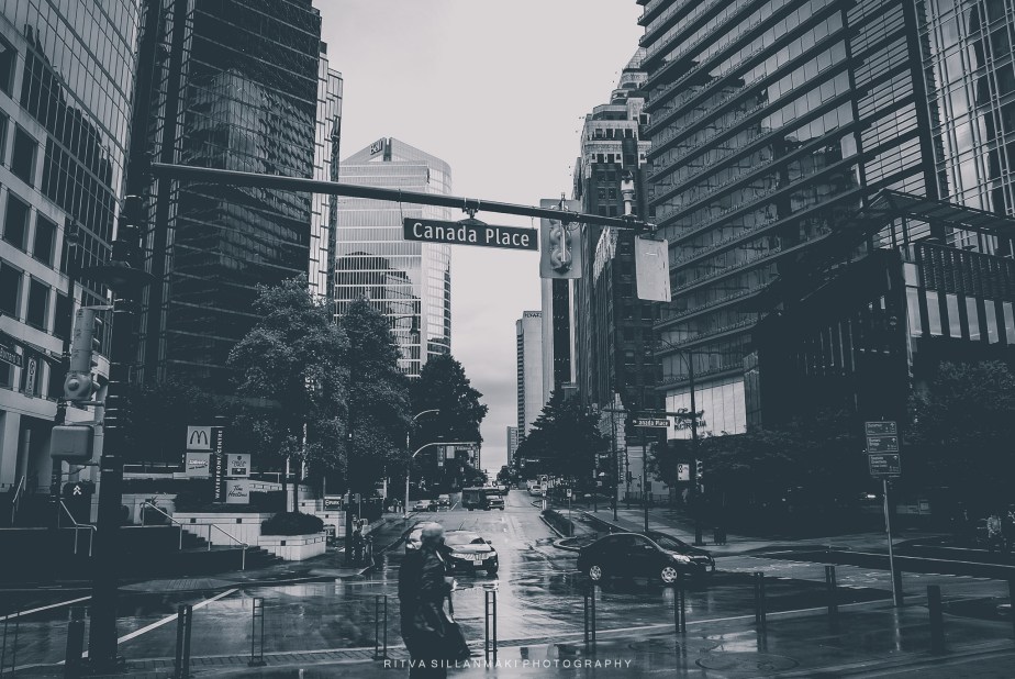 Monochrome – canada&nbsp;Place