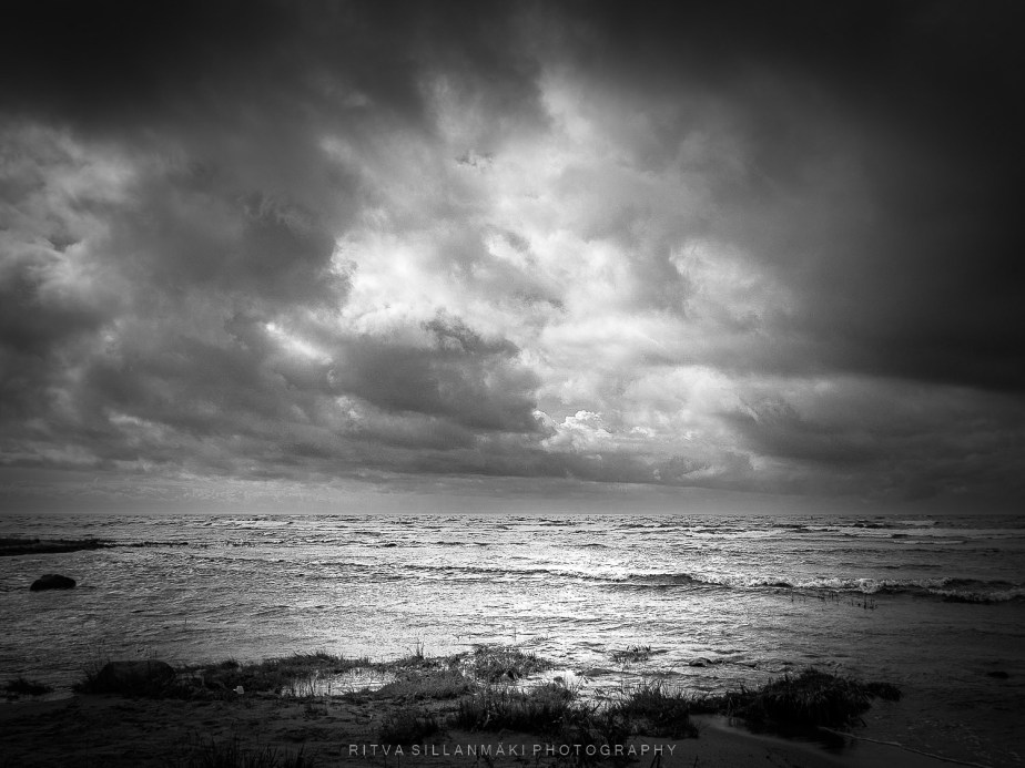 Monochrome – clouds