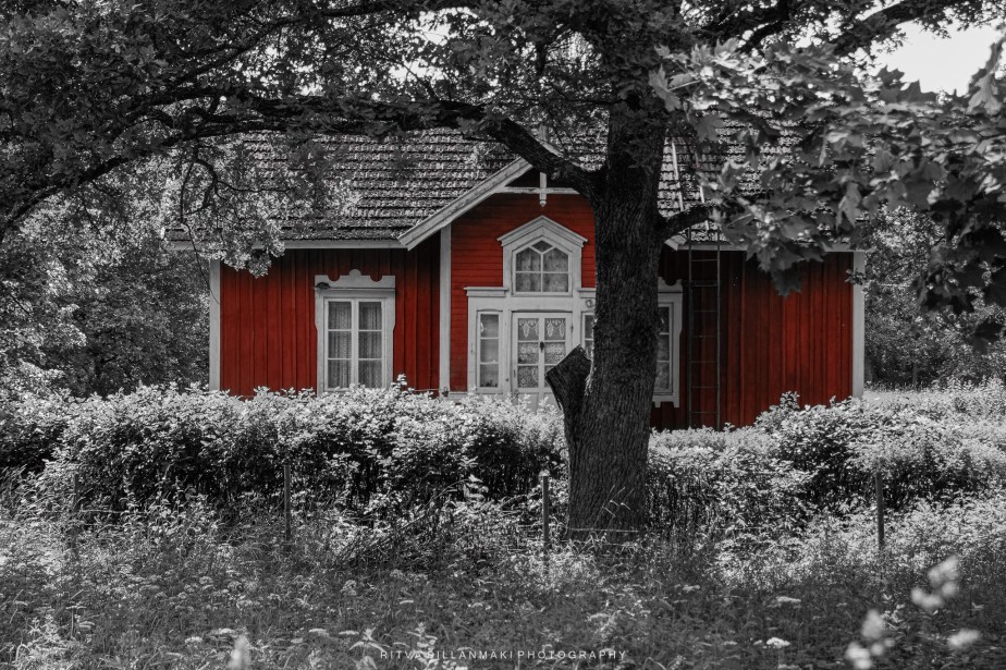 Monochrome – visit to the&nbsp;blacksmith