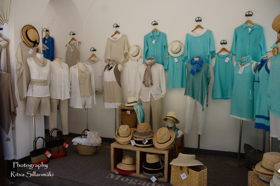 Retails – Linen&nbsp;clothing