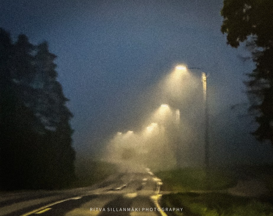 Mist fell down into the&nbsp;valley