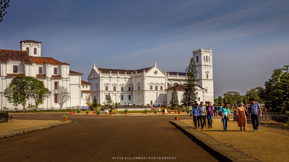 open doors to Se Cathedral in&nbsp;Goa