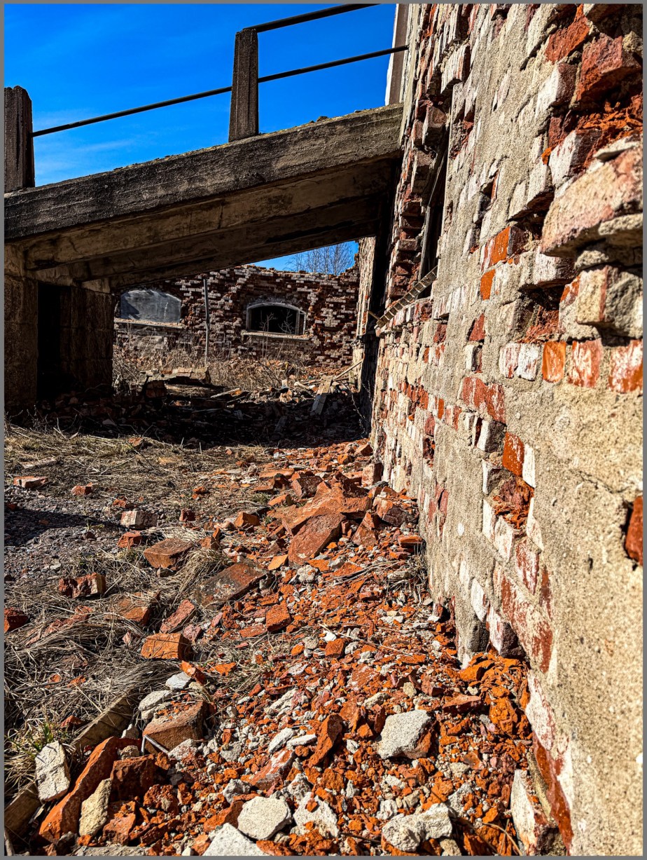 It’s crumbling down this old&nbsp;barn