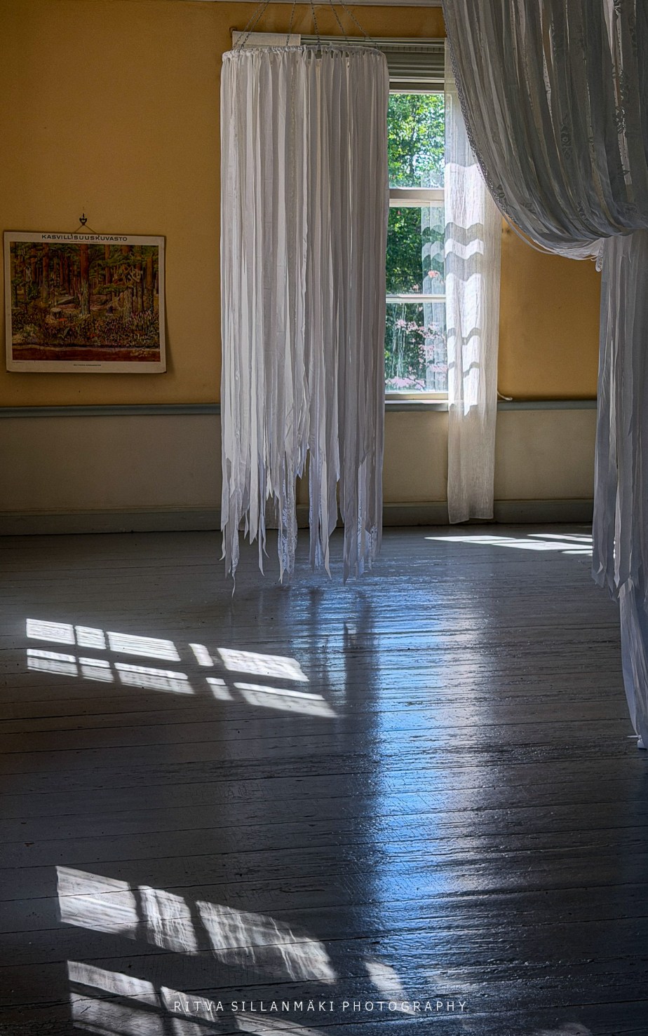 Vibrant Fabric Installations in Historic Interiors&nbsp;#2