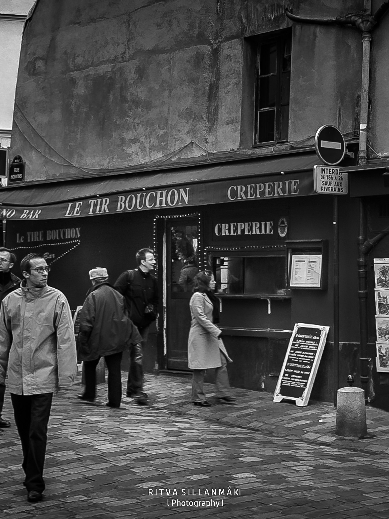 Le Tir Bouchon Creperie street scene