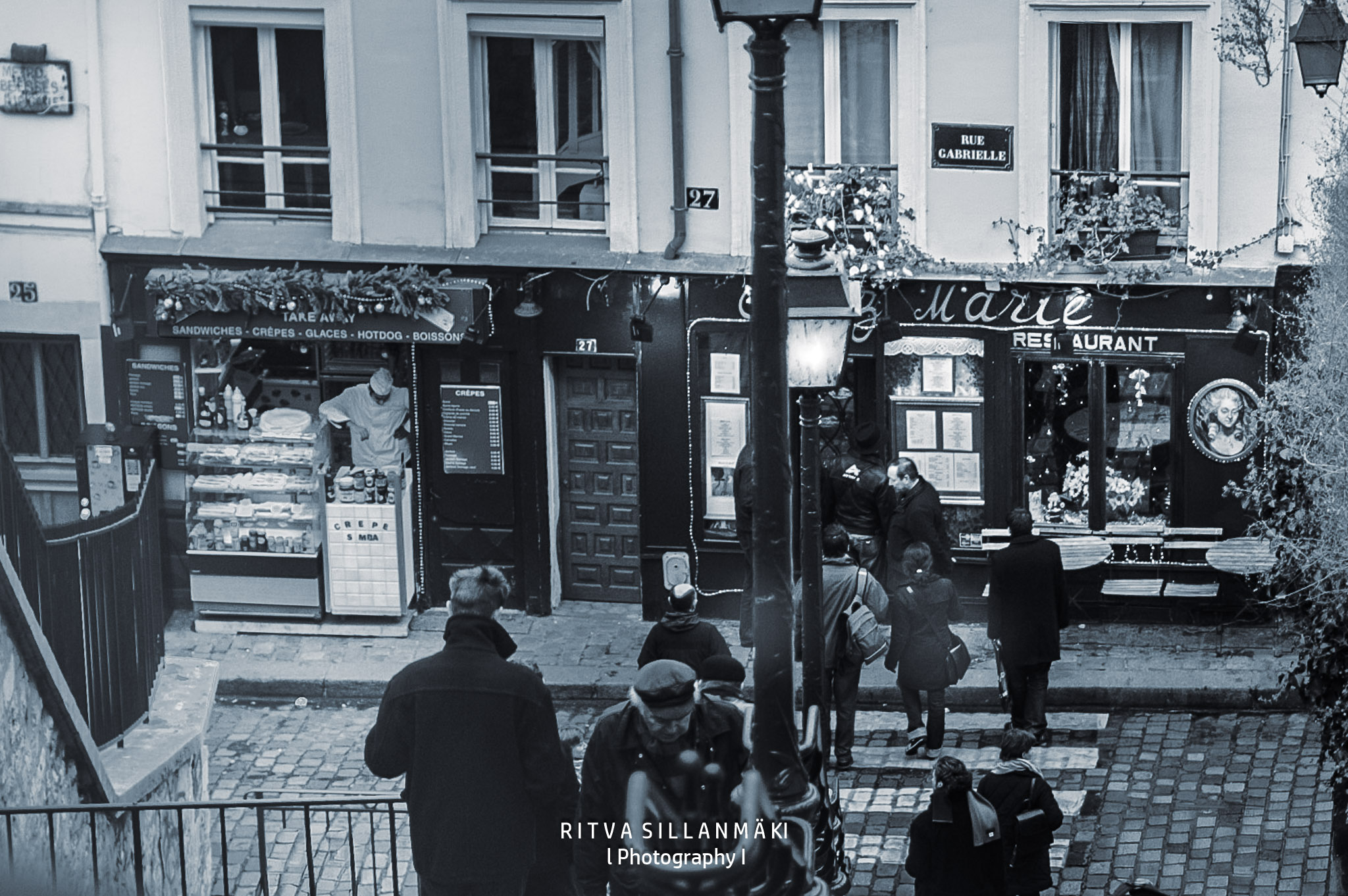 Rue Gabrielle Paris restaurant street scene