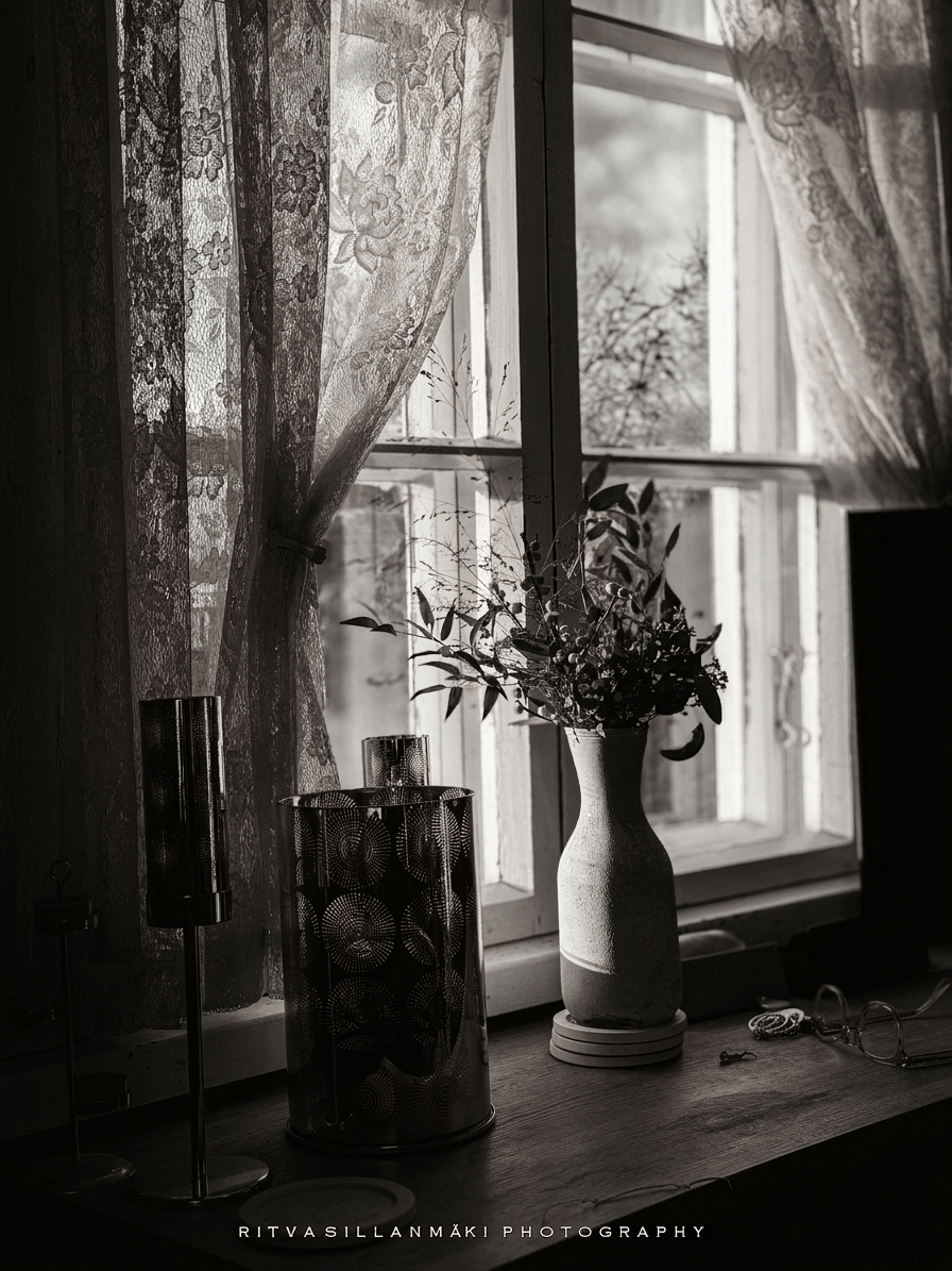 From Honeyed Glow to Deep Shadow: One Window, Two&nbsp;Moods